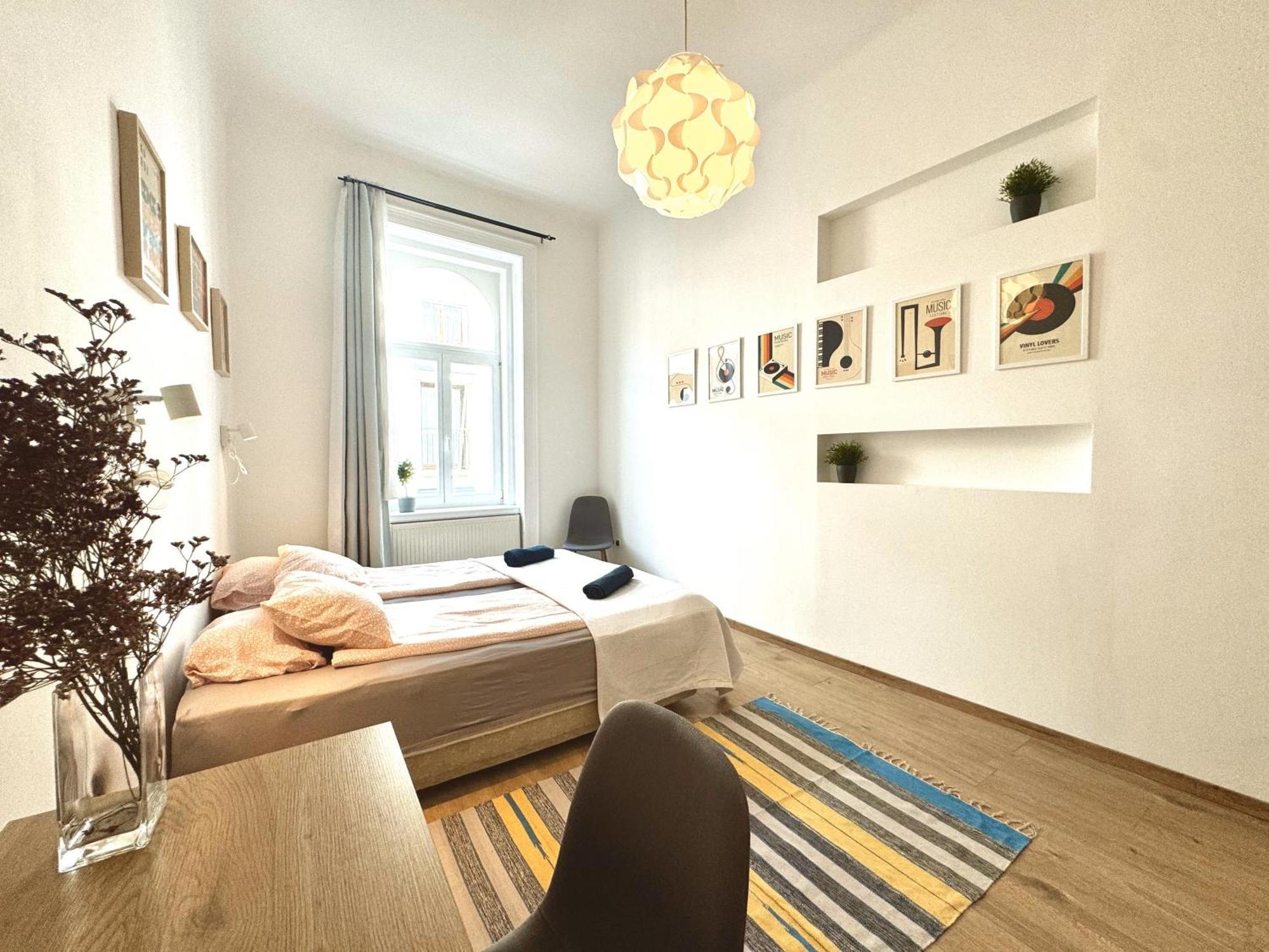 On In The Center 3 Br * Boedapest